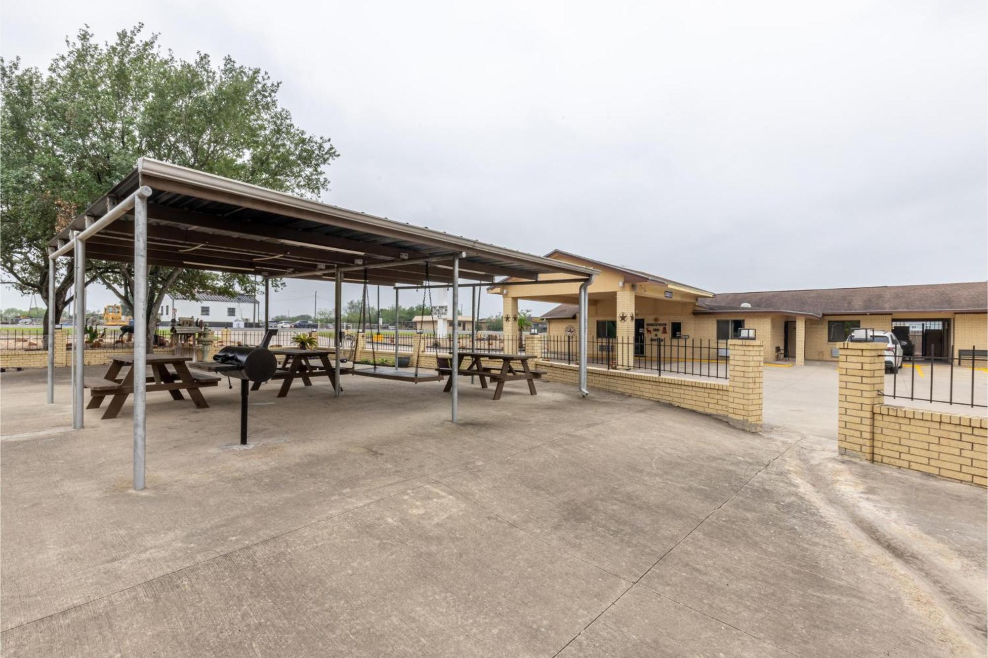 Freer Executive Inn&Suites Buitenkant foto